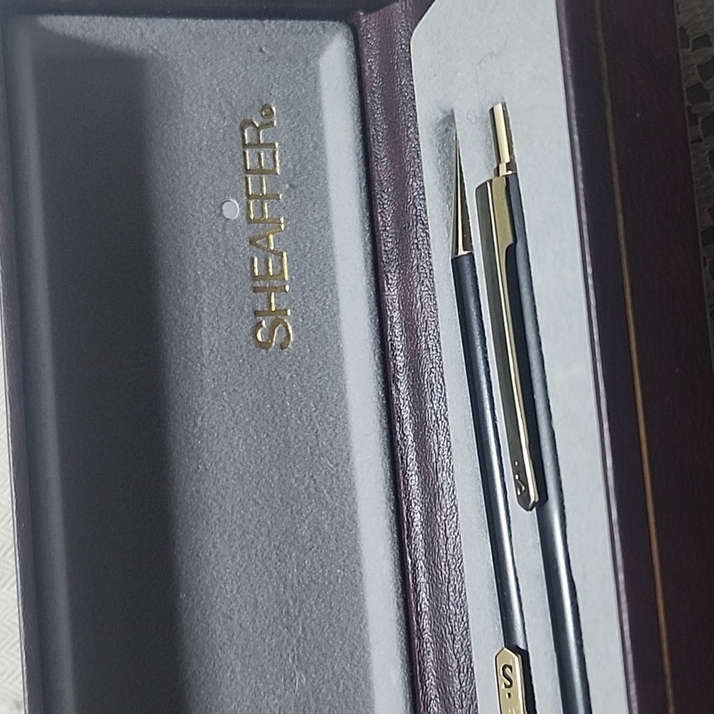 Sheaffer Sentinel Gloss Black with Gold Trim Ballpoint Pen and pencil VINTAGE